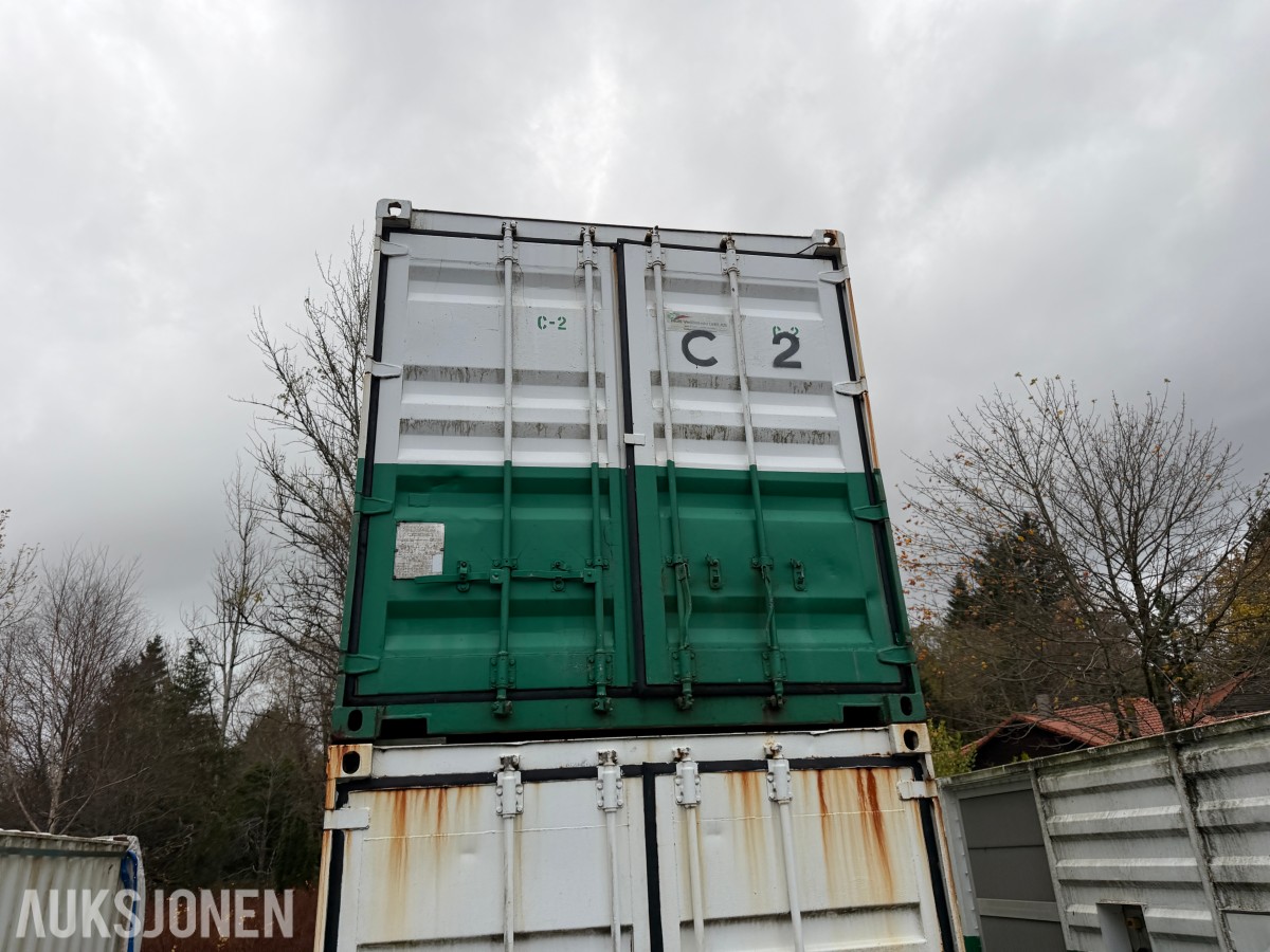 Lagercontainer med reolinnredning