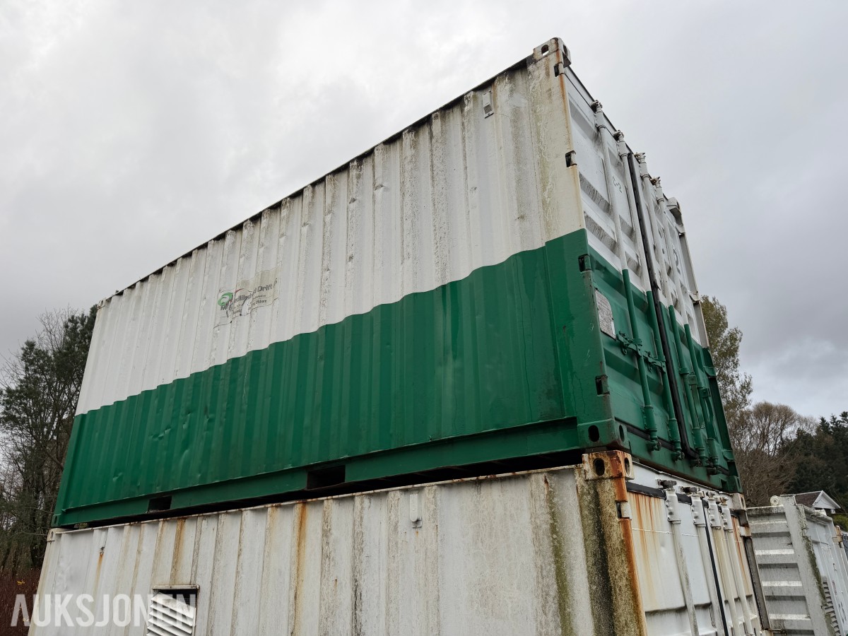 Lagercontainer med reolinnredning