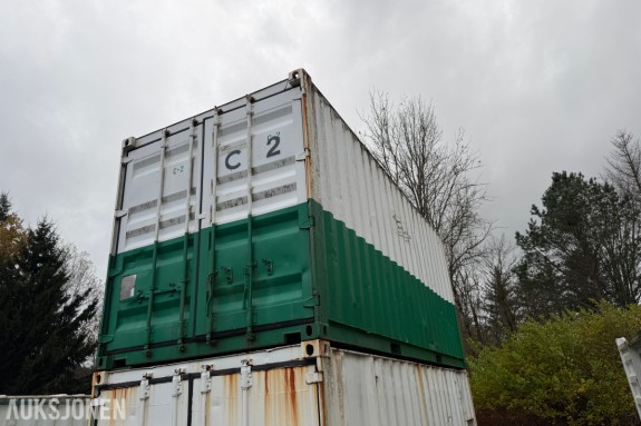 Lagercontainer med reolinnredning