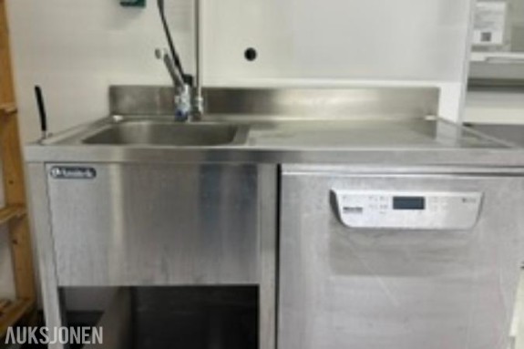 2023 Miele Professional Rustfri oppvaskmaskin med kum/benk/blandebatteri og fjæropphengt spyledusj