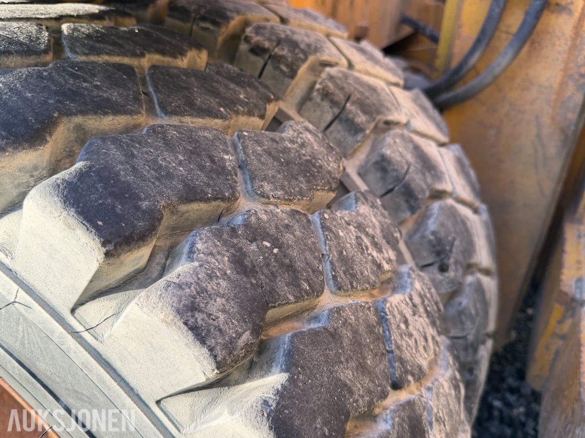 1974 Caterpillar B12 gaffeltruck, 5,4 tonn, lange gafler