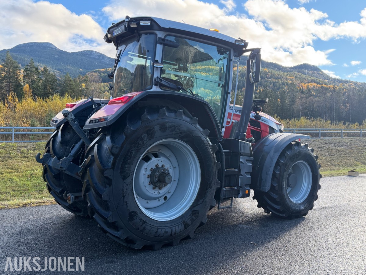 2023 Massey Ferguson 8S.305 Dyna-VT Traktor Frontlaster Fronthydraulikk Front-PTO