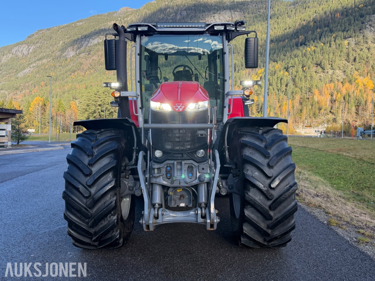 2023 Massey Ferguson 8S.305 Dyna-VT Traktor Frontlaster Fronthydraulikk Front-PTO