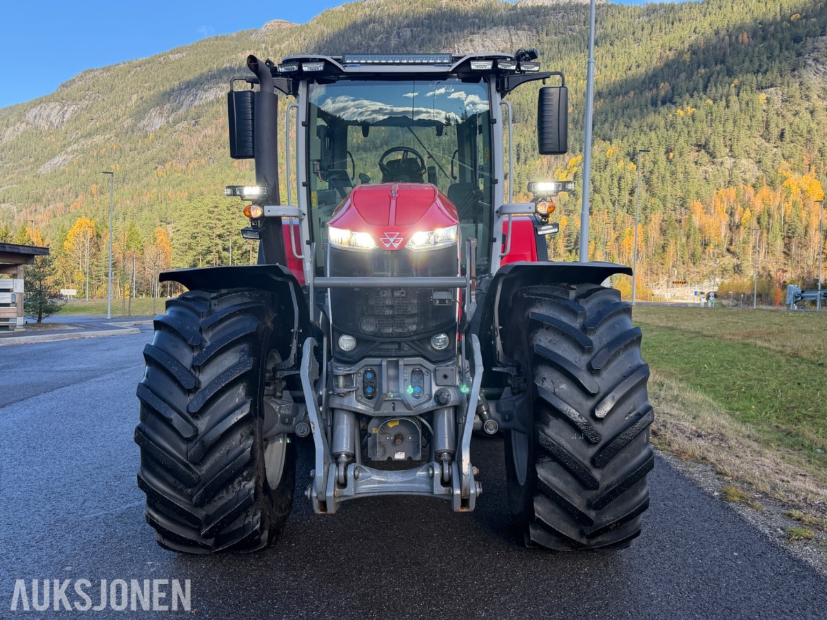 2023 Massey Ferguson 8S.305 Dyna-VT Traktor Frontlaster Fronthydraulikk Front-PTO