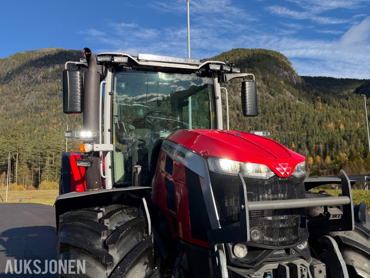 2023 Massey Ferguson 8S.305 Dyna-VT Traktor Frontlaster Fronthydraulikk Front-PTO