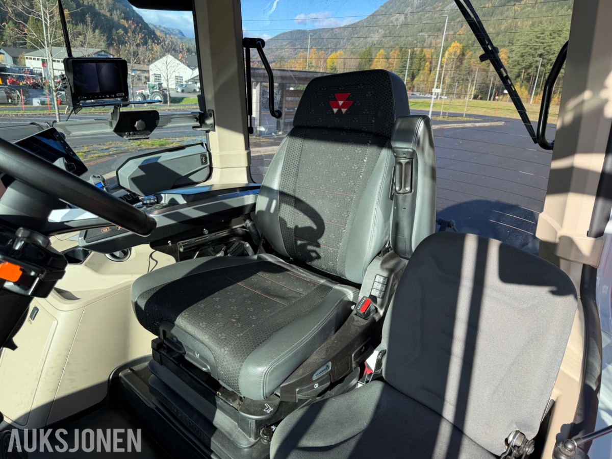 2023 Massey Ferguson 8S.305 Dyna-VT Traktor Frontlaster Fronthydraulikk Front-PTO