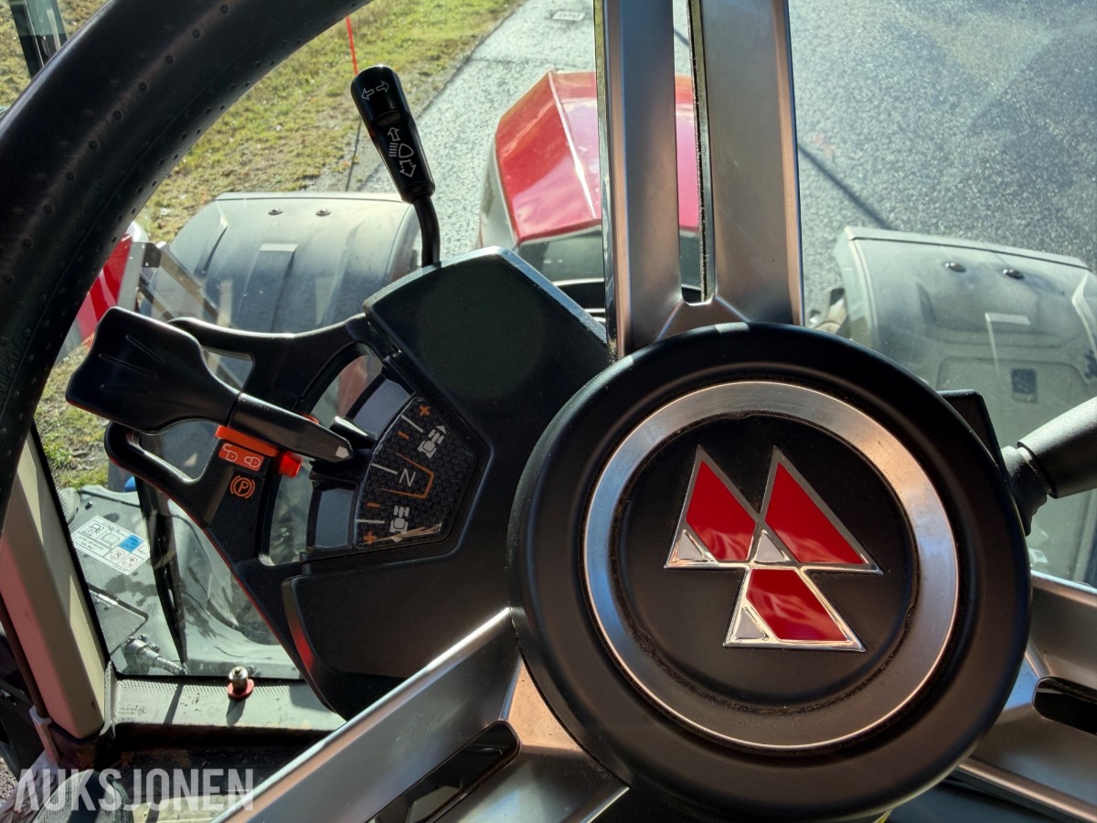 2023 Massey Ferguson 8S.305 Dyna-VT Traktor Frontlaster Fronthydraulikk Front-PTO