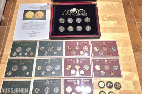 Norges Myntrekke med Gull og Platina-Myntsett Norges bank/samlerhuset
