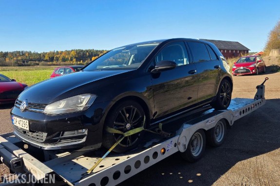 2014 Volkswagen GOLF 1.4-140 Rep objekt , 177000km
