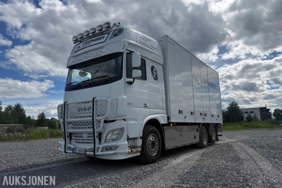 2016 DAF XF 105 Super Space Cab med Bussbyg påbygg