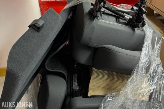 2029 seter til Ford Transit connect