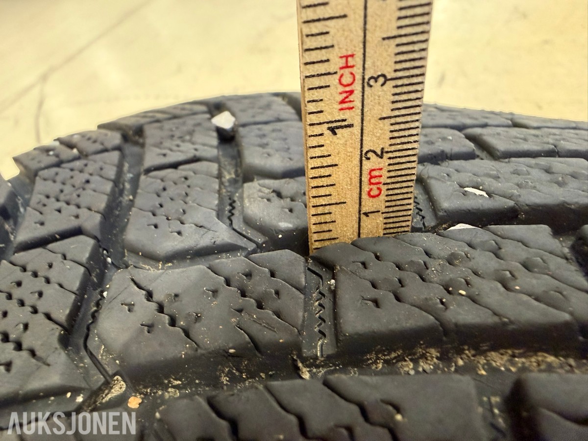 2024 Goodyear vinterdekk 215/55R17 98T - 4STK