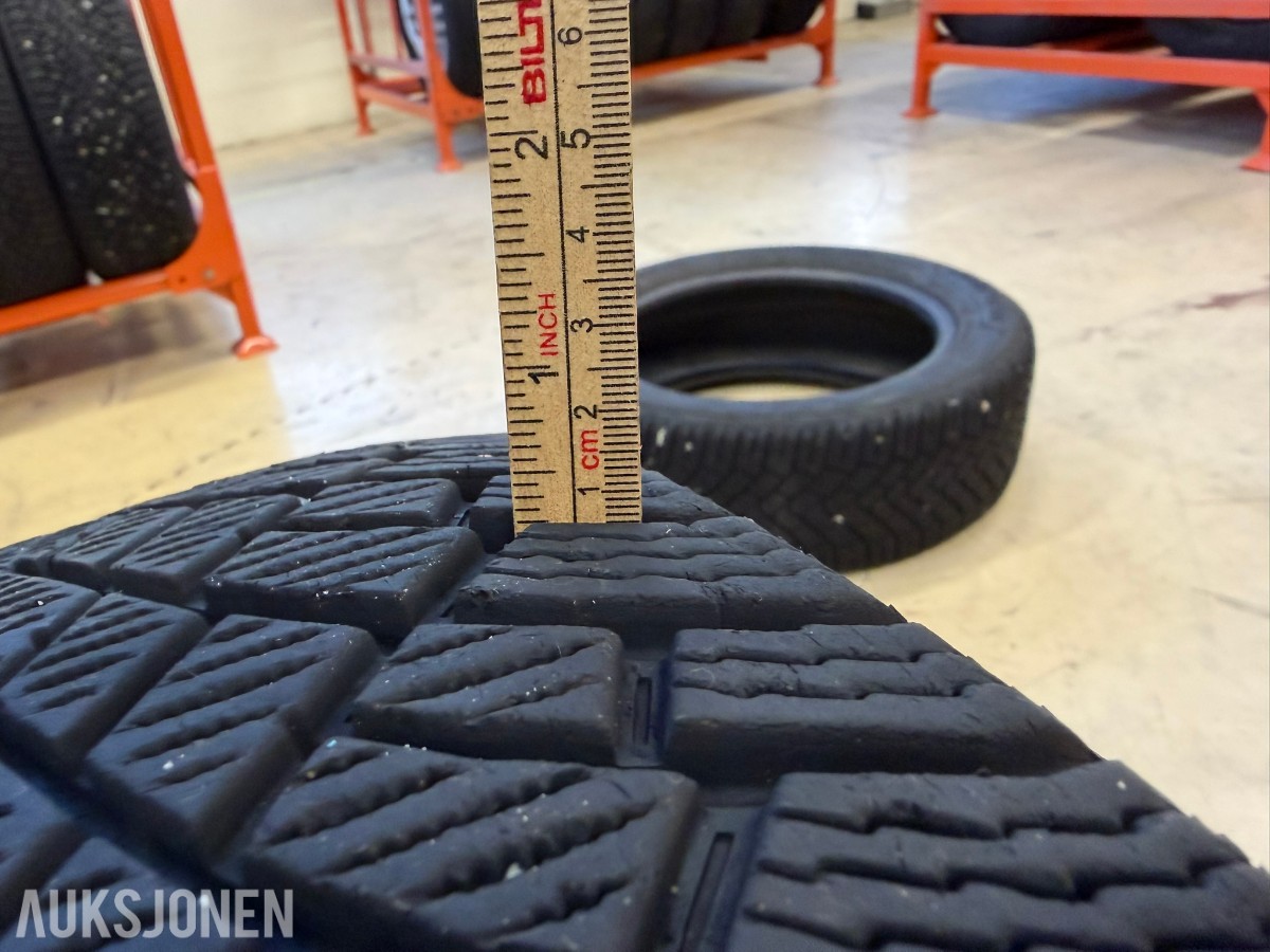 2022 Nokian Tyres Hakkapeliitta R5 piggfrie vinterdekk 215/55R17