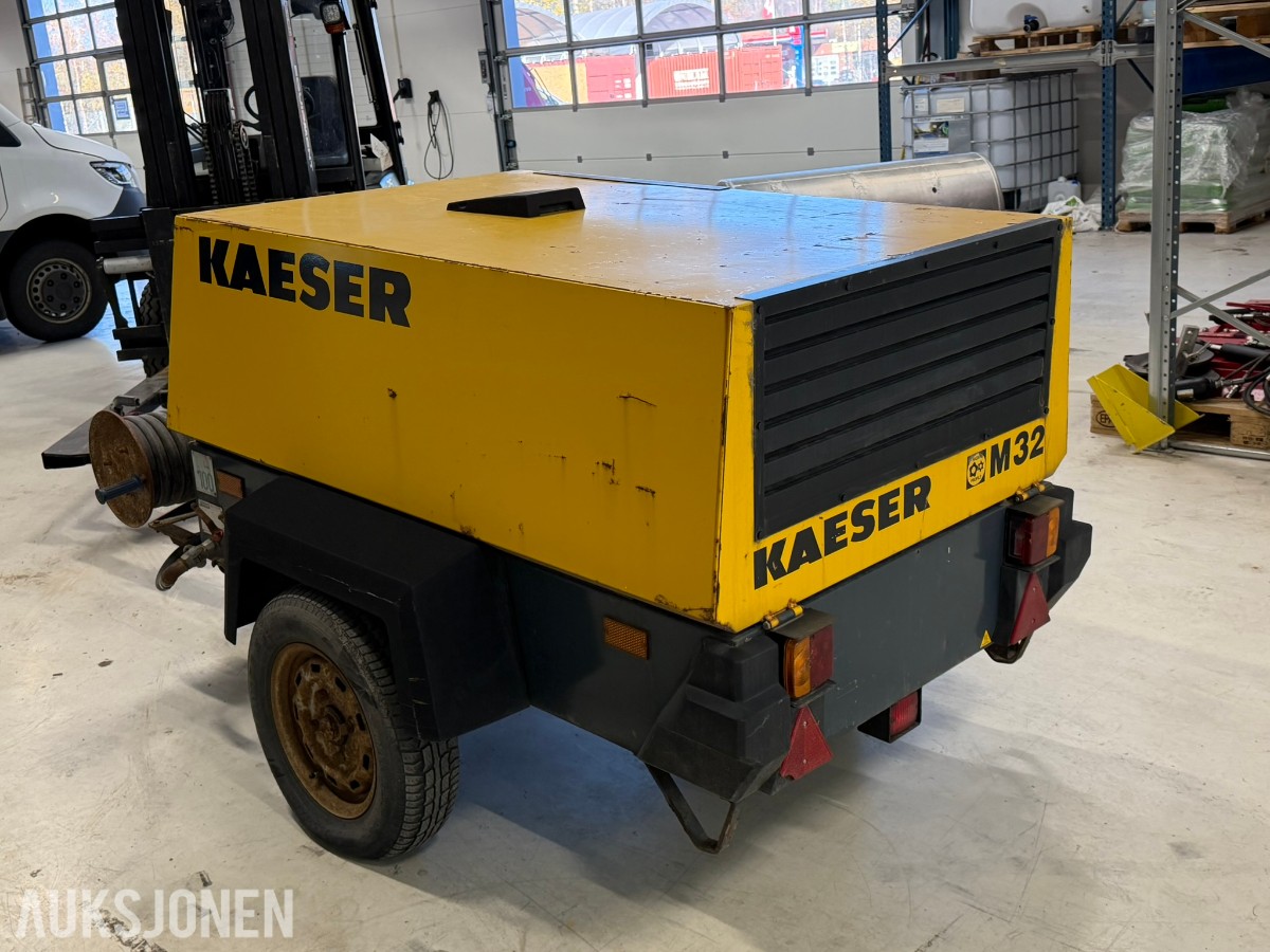 1997 Kaeser M32 kompressor med utstyr