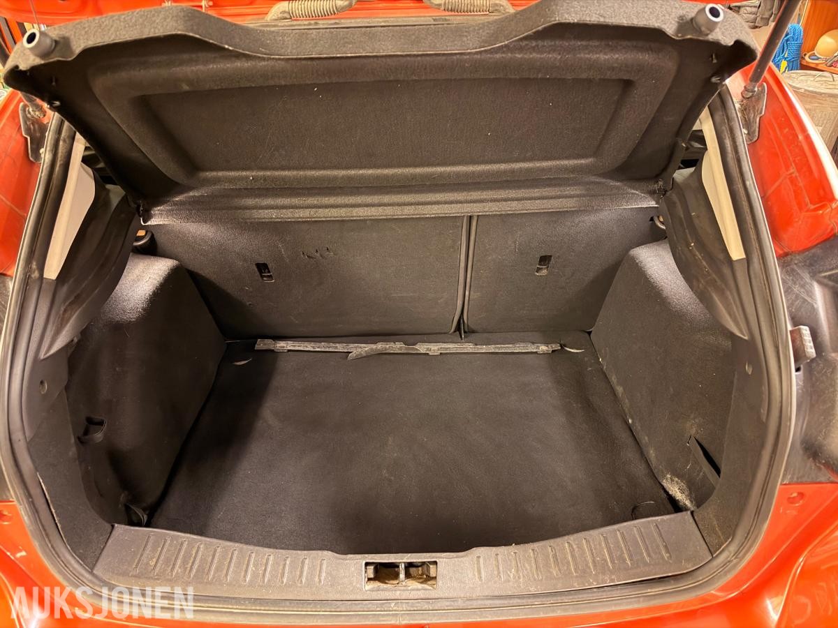 2012 Ford Focus Titanium 1.6 116hk hengerfeste keyless