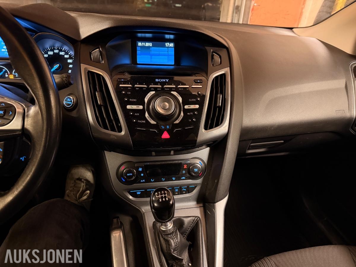 2012 Ford Focus Titanium 1.6 116hk hengerfeste keyless
