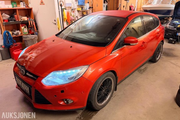2012 Ford Focus Titanium 1.6 116hk hengerfeste keyless 