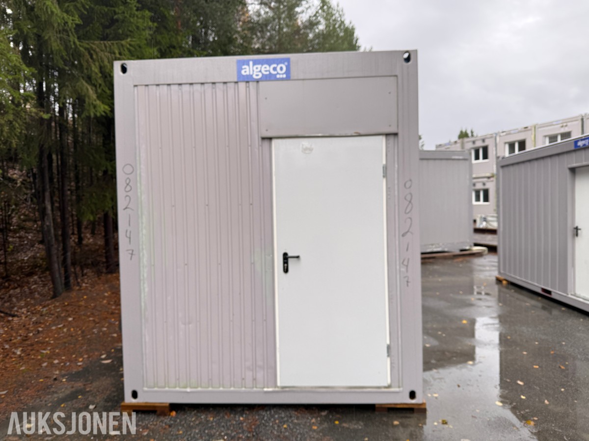 Brakke m/Garderobeskap og Wc Servant