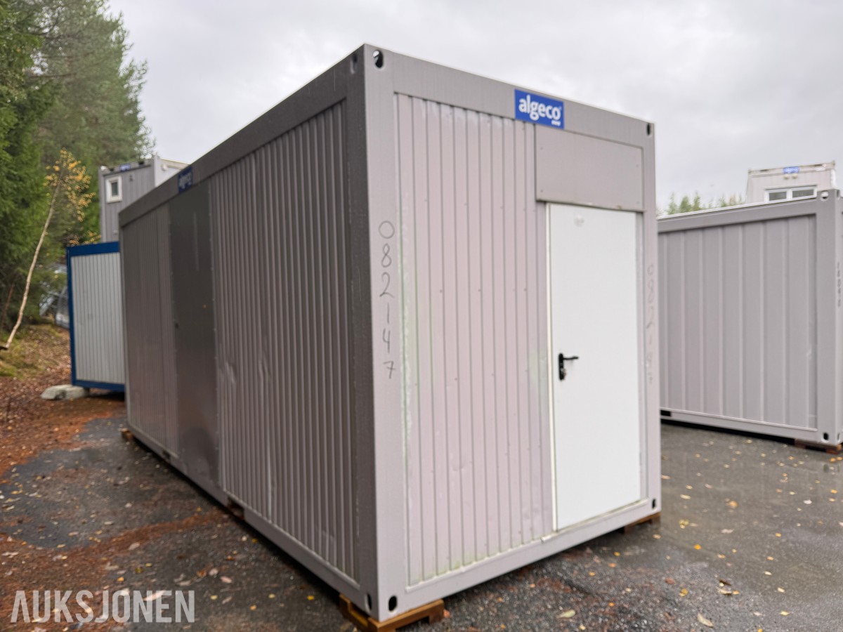Brakke m/Garderobeskap og Wc Servant
