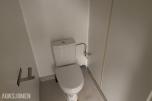 Brakke m/Garderobeskap og Wc Servant