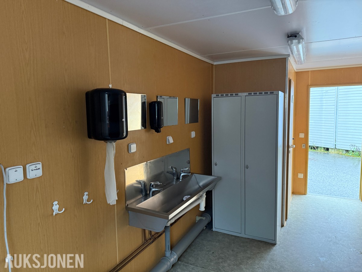 Brakke m/Dusj-Wc og garderobeskap-Flerfunksjonell