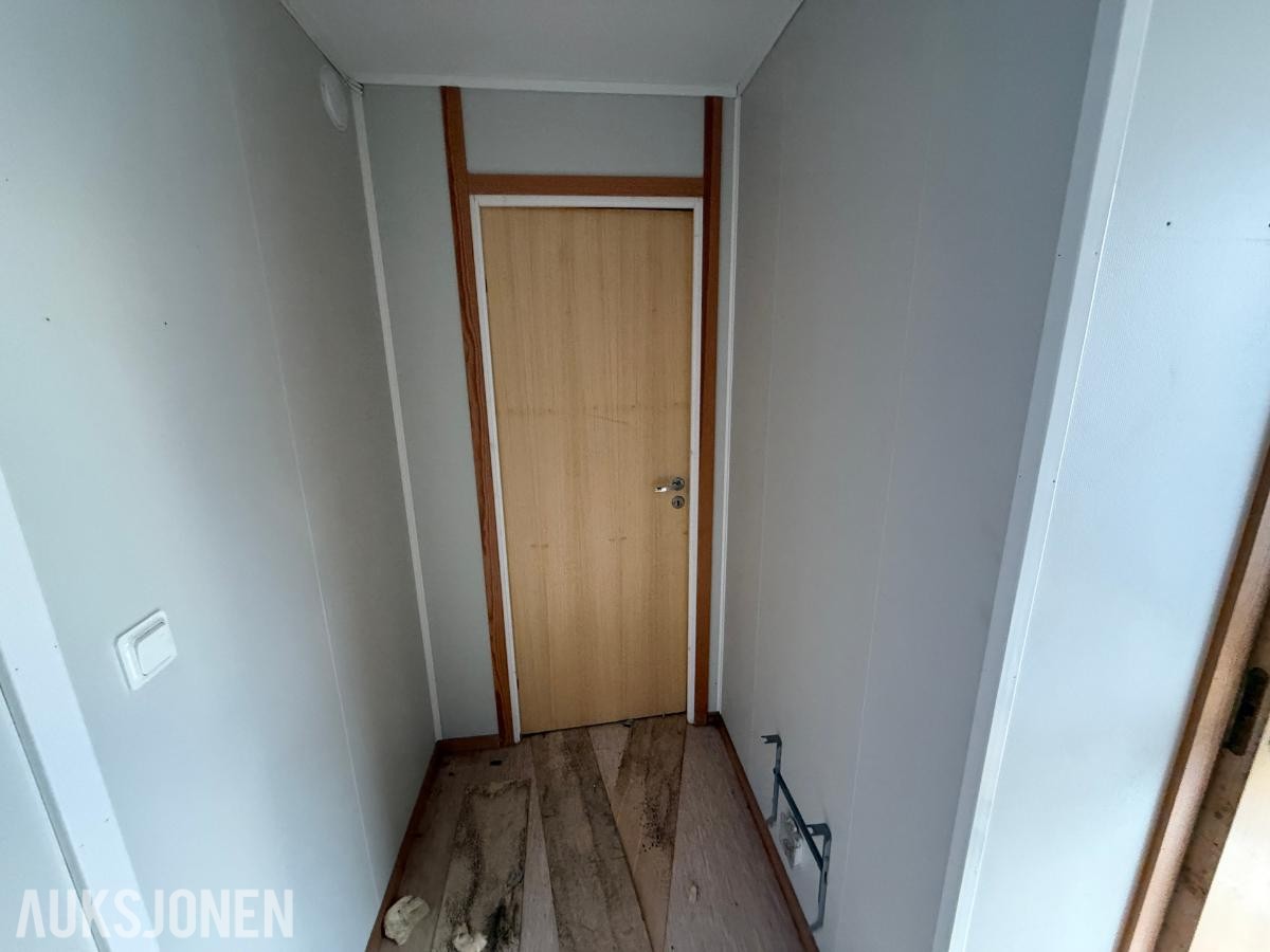 1 stk Volymbyggen brakke - kontor/vaskerom