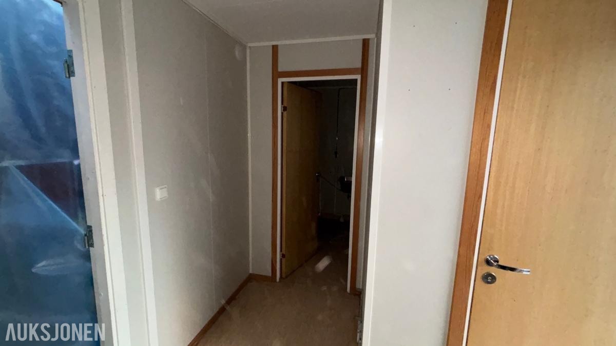 1 stk Volymbyggen brakke - kontor/vaskerom