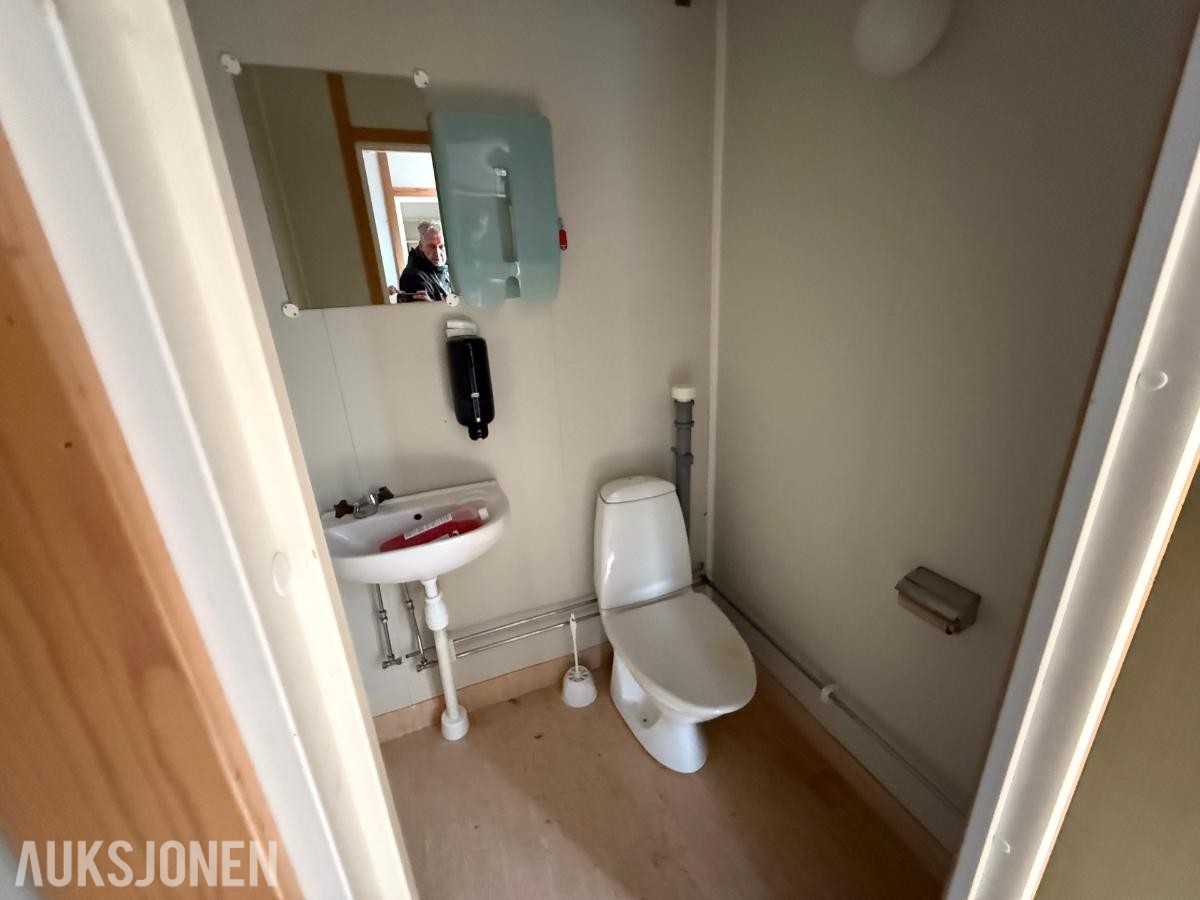 1 stk Volymbyggen brakke - kontor/vaskerom
