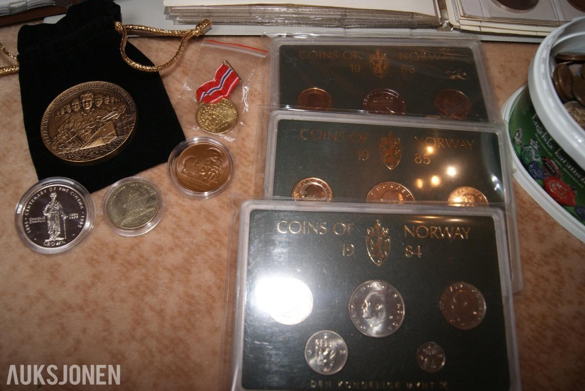 Permer & Løse Mynter - Mynt sett & Medaljer!