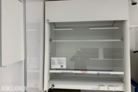CE godkjent Kilab Avtrekkskap med skyllevask og "Power Supply" Fumehood