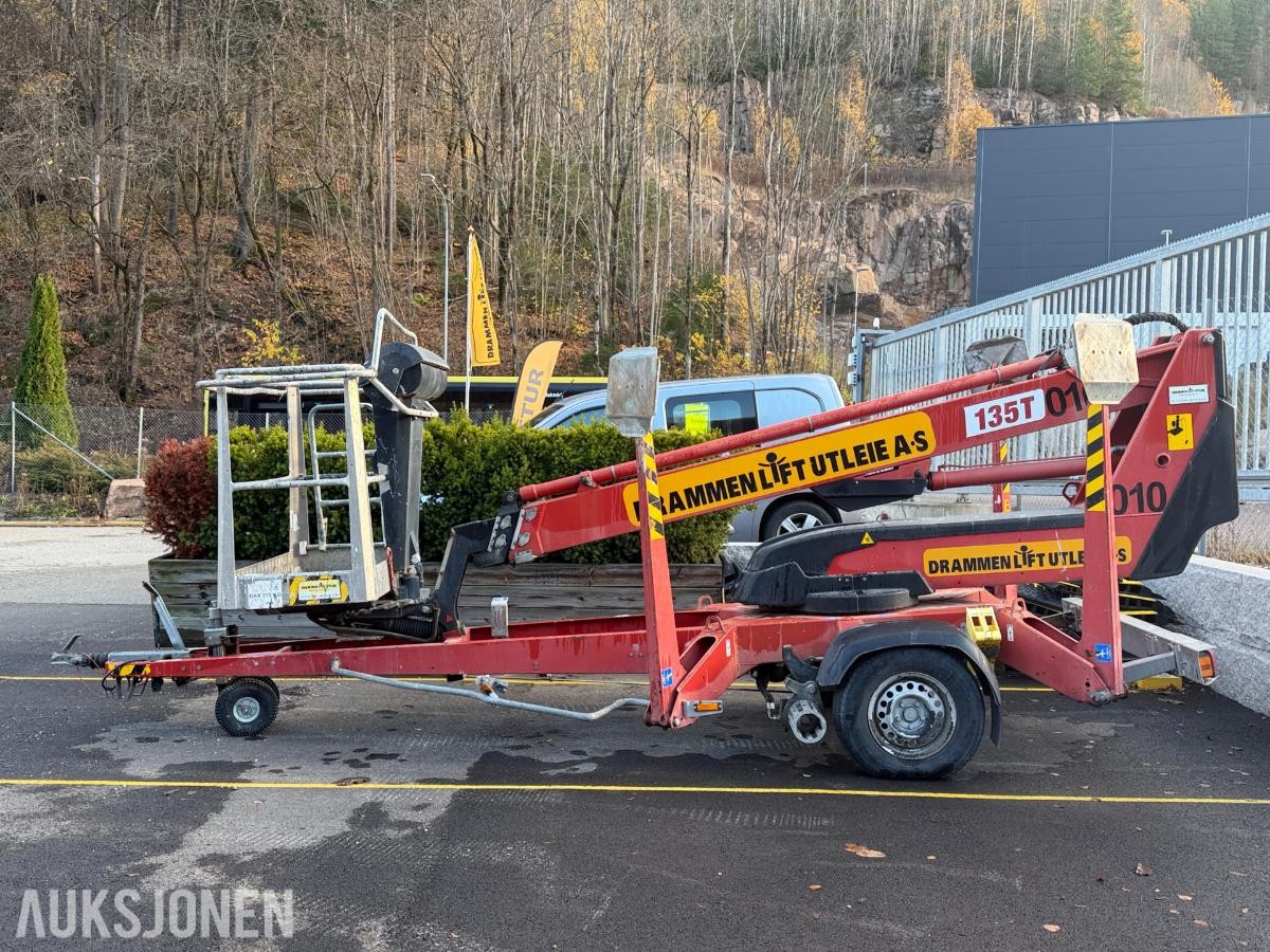 2015 Dino 135T tilhengerlift med 13,5 meter arbeidshøyde