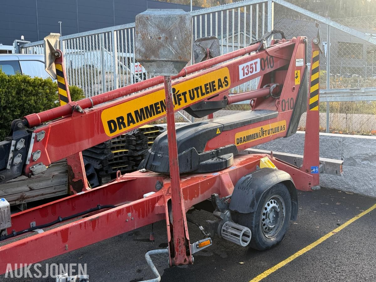 2015 Dino 135T tilhengerlift med 13,5 meter arbeidshøyde