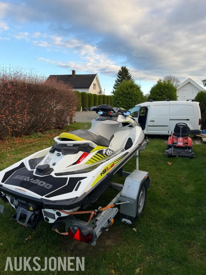 2016 SeaDoo Rxp 300 vannscooter med henger