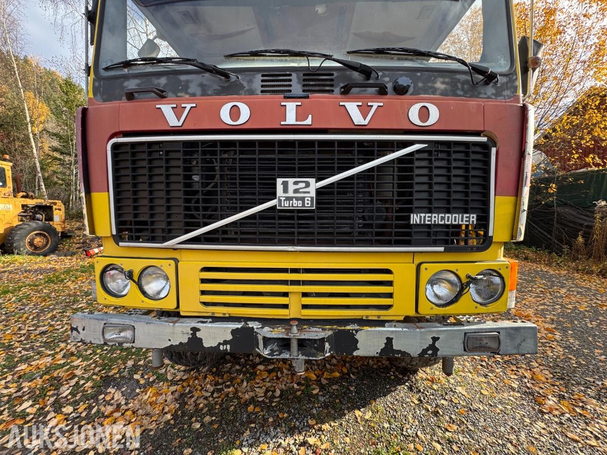 1981 Volvo F12 4X4 beredskapsbil / 33 140 km