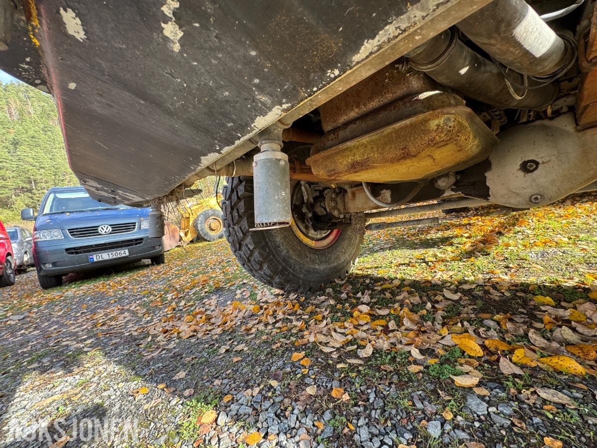 1981 Volvo F12 4X4 beredskapsbil / 33 140 km