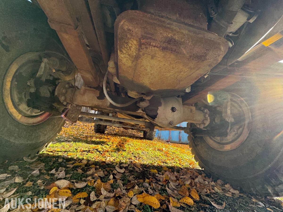 1981 Volvo F12 4X4 beredskapsbil / 33 140 km