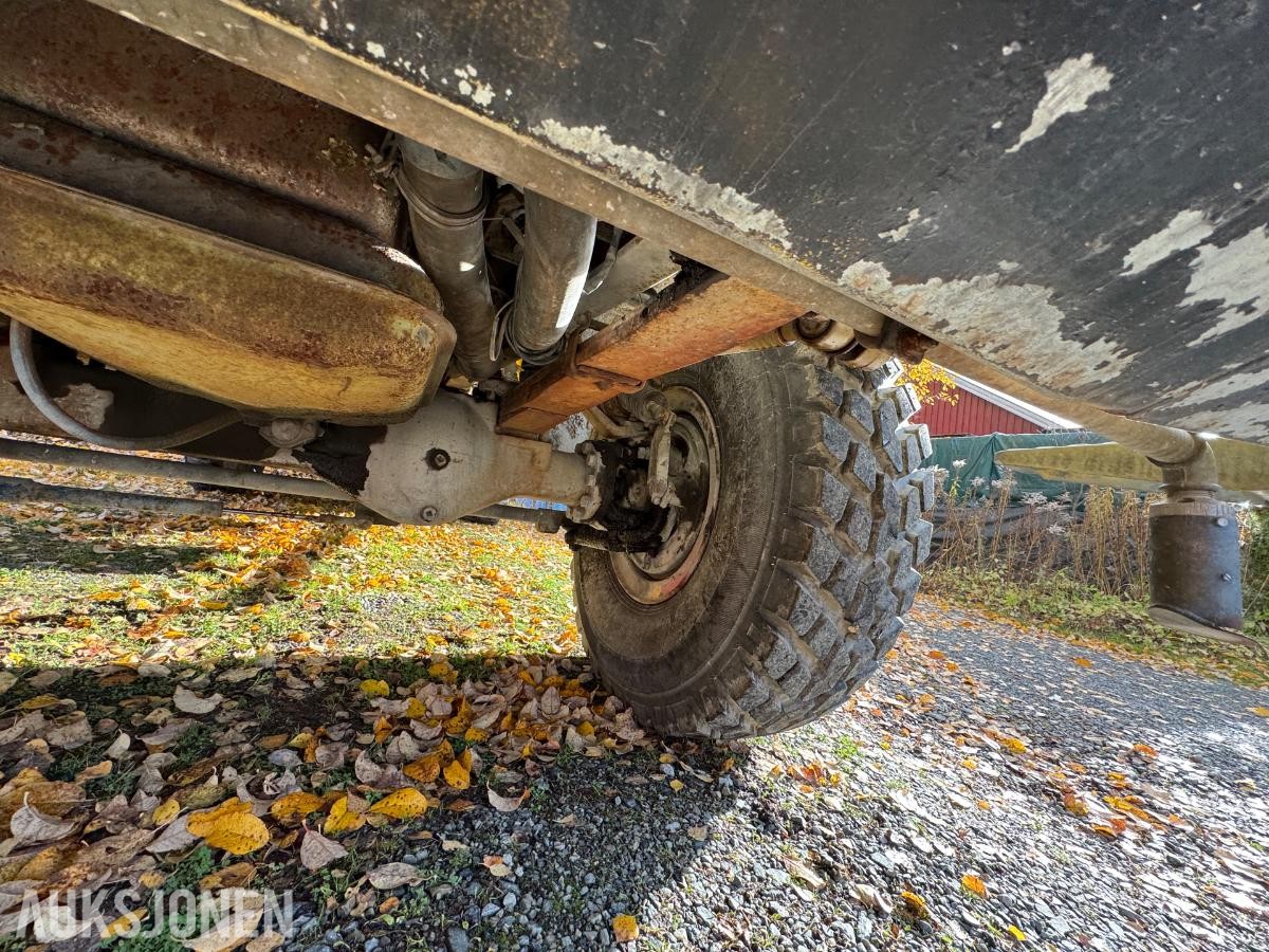 1981 Volvo F12 4X4 beredskapsbil / 33 140 km