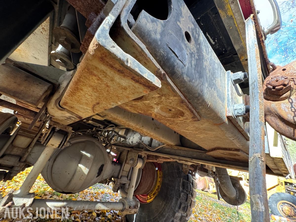 1981 Volvo F12 4X4 beredskapsbil / 33 140 km
