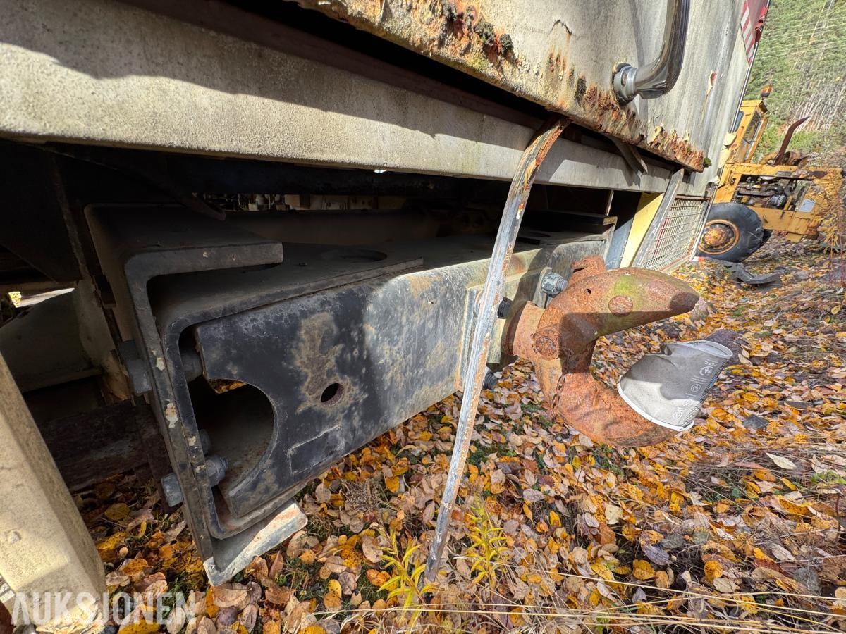 1981 Volvo F12 4X4 beredskapsbil / 33 140 km