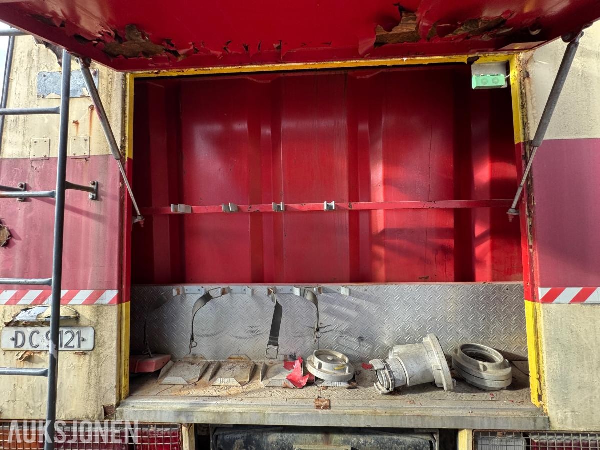 1981 Volvo F12 4X4 beredskapsbil / 33 140 km