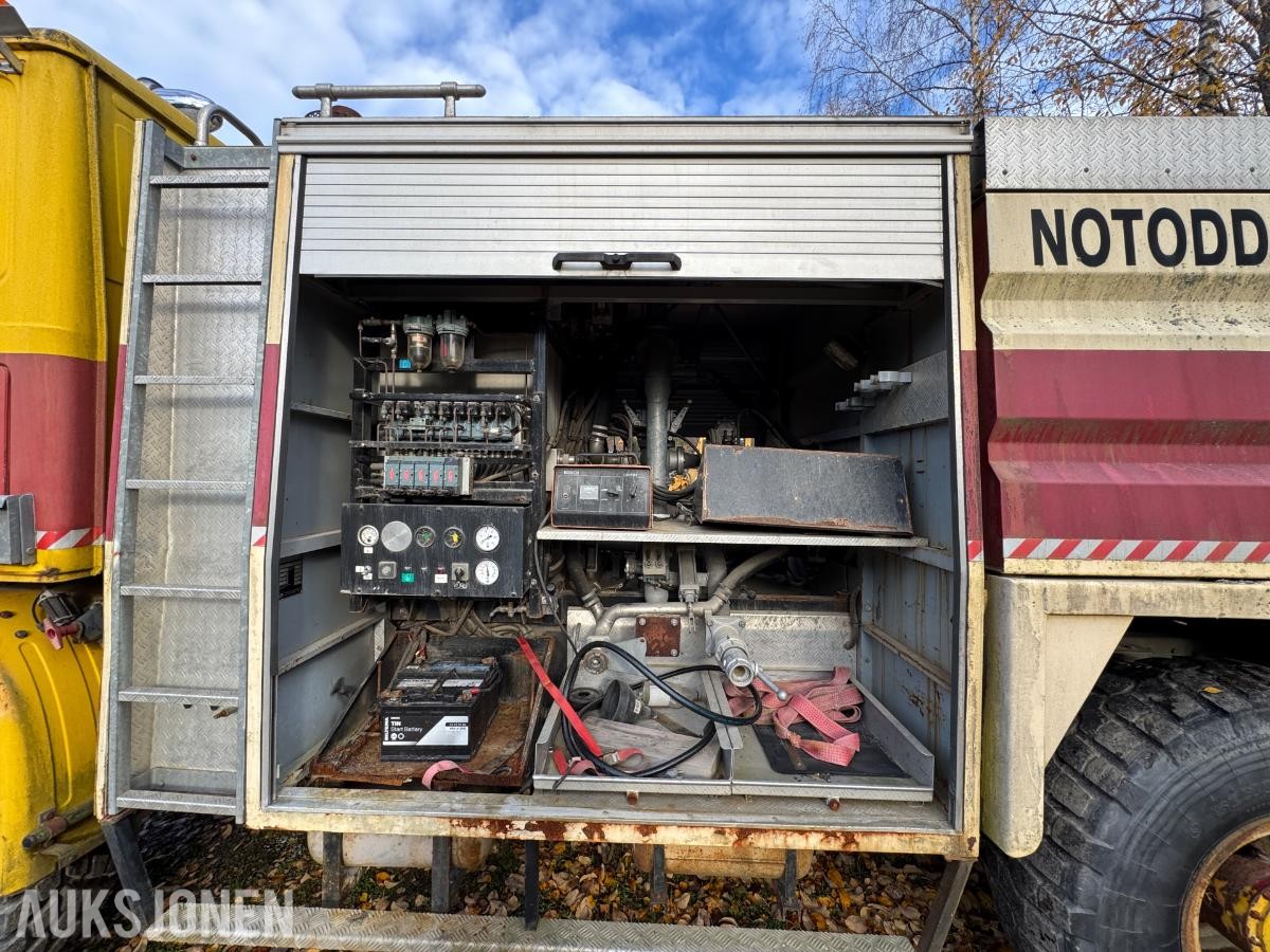 1981 Volvo F12 4X4 beredskapsbil / 33 140 km