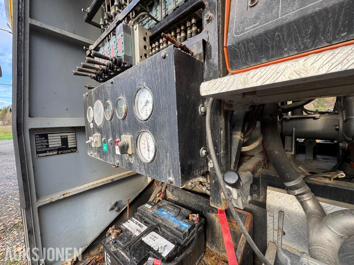 1981 Volvo F12 4X4 beredskapsbil / 33 140 km