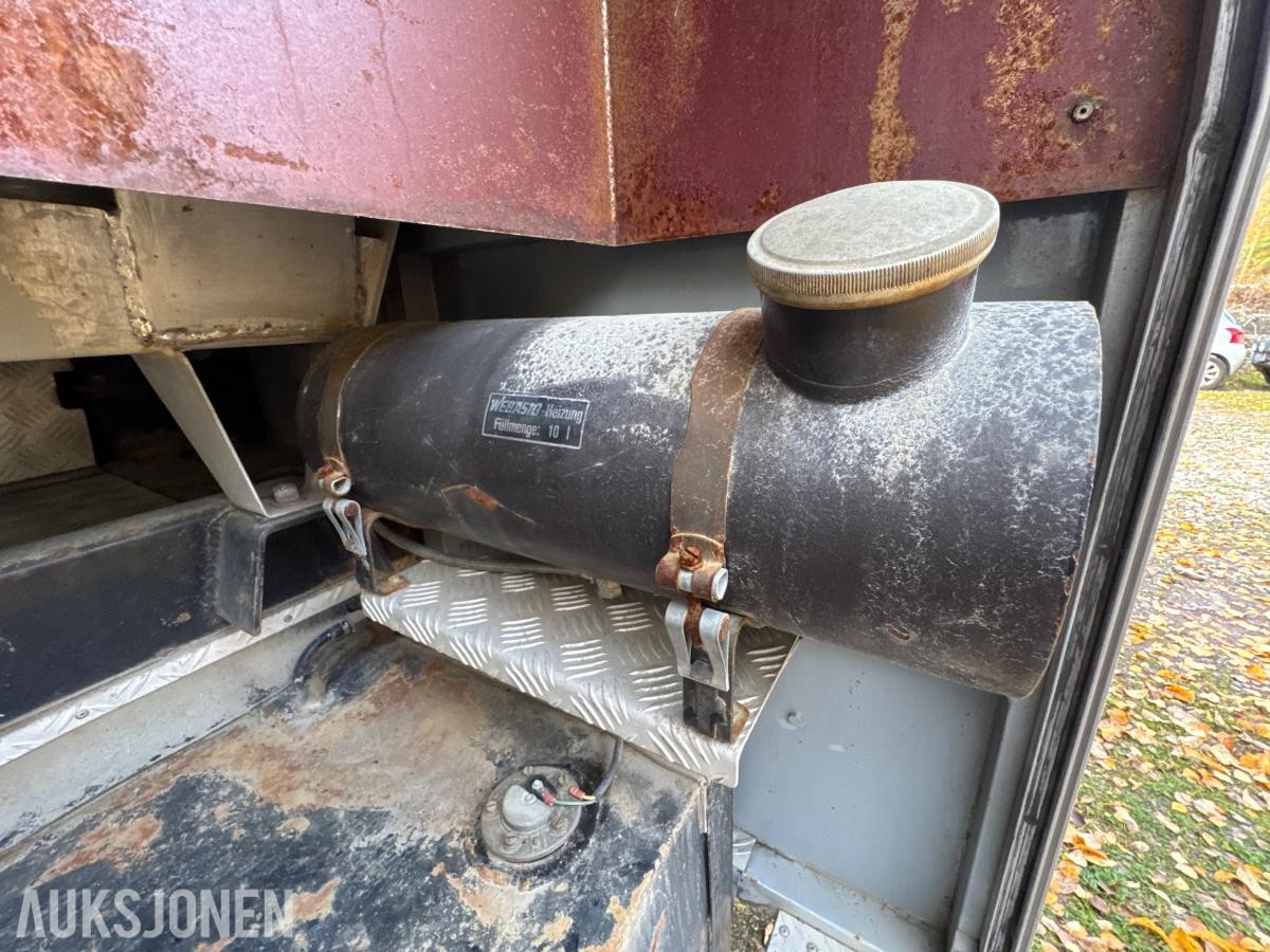 1981 Volvo F12 4X4 beredskapsbil / 33 140 km