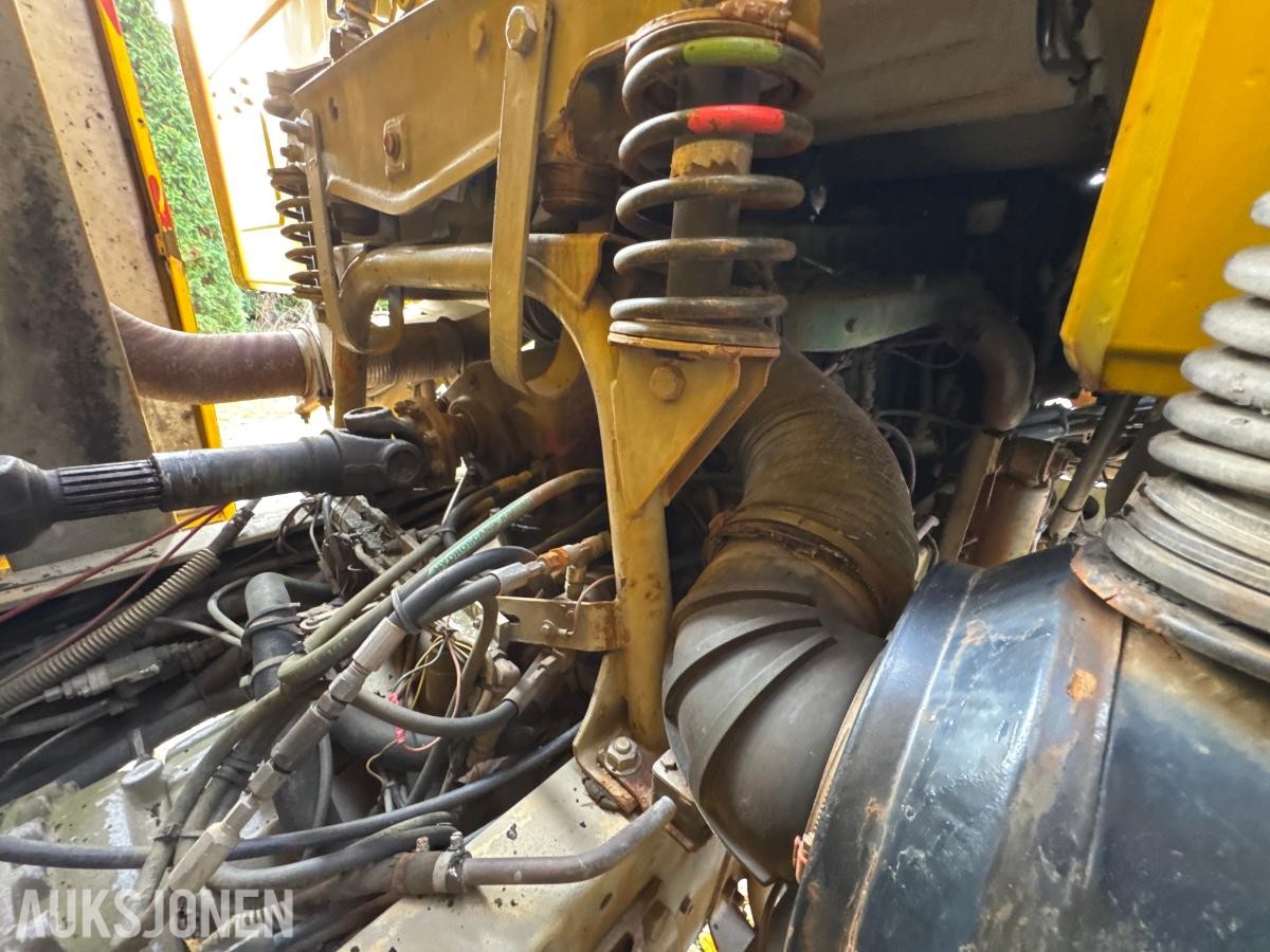 1981 Volvo F12 4X4 beredskapsbil / 33 140 km