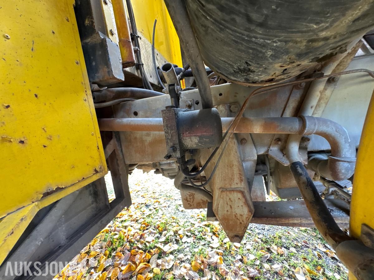 1981 Volvo F12 4X4 beredskapsbil / 33 140 km