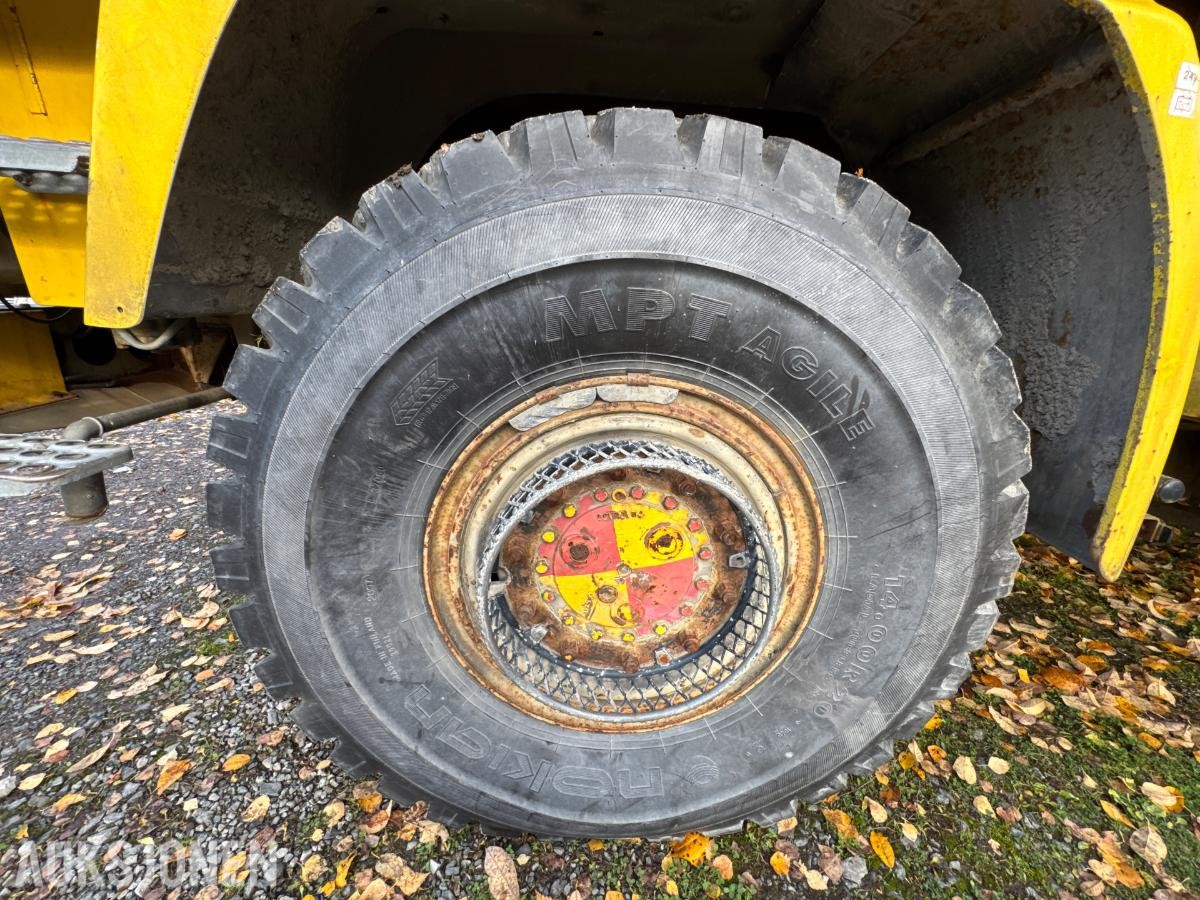 1981 Volvo F12 4X4 beredskapsbil / 33 140 km
