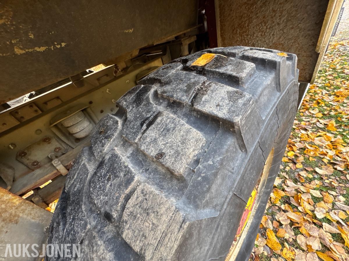 1981 Volvo F12 4X4 beredskapsbil / 33 140 km