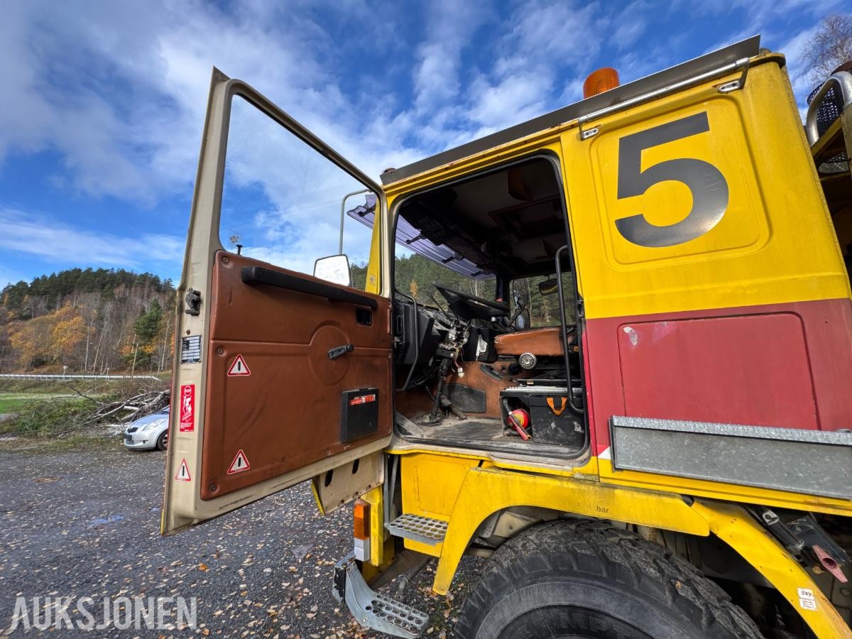 1981 Volvo F12 4X4 beredskapsbil / 33 140 km