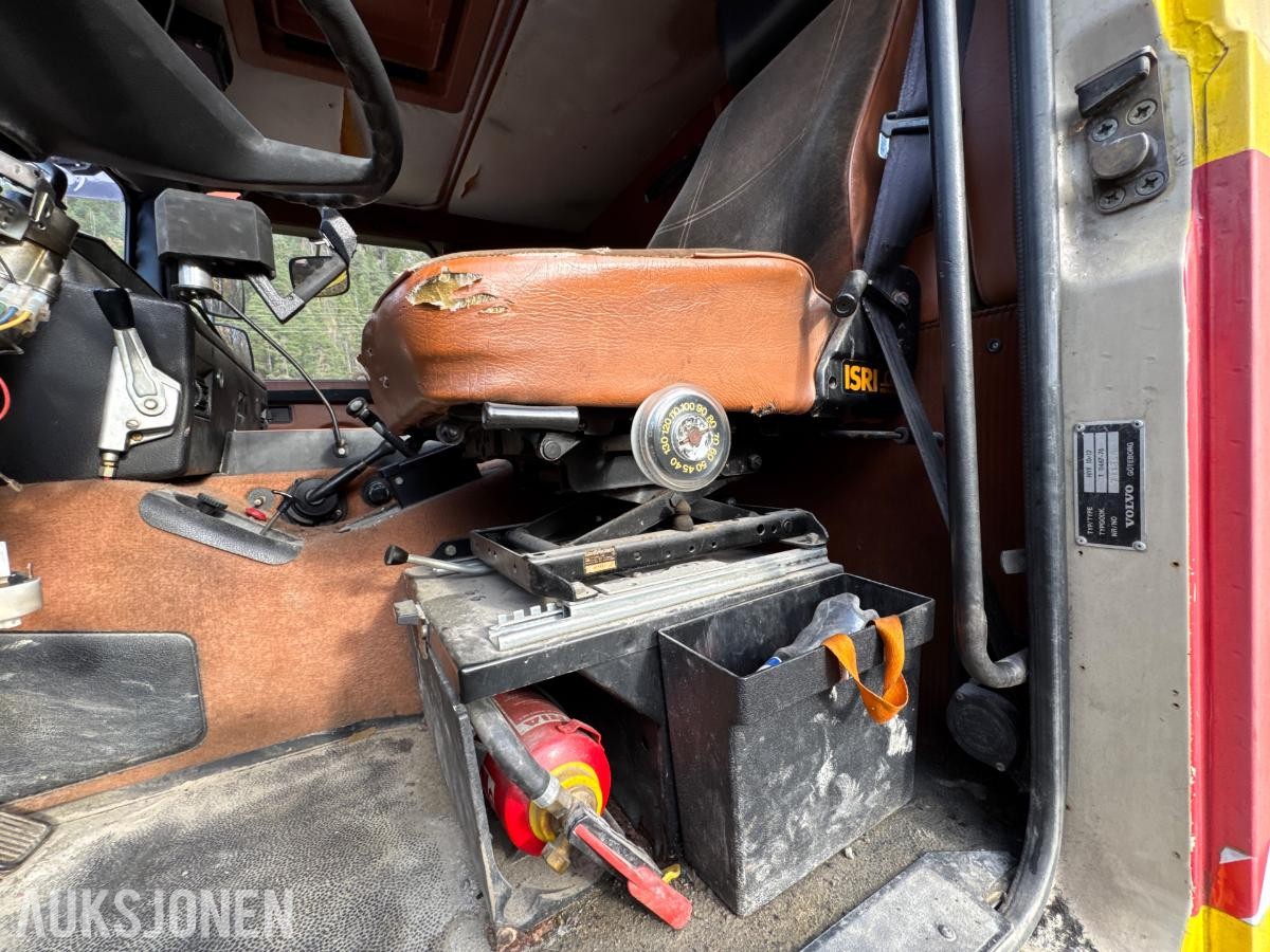 1981 Volvo F12 4X4 beredskapsbil / 33 140 km