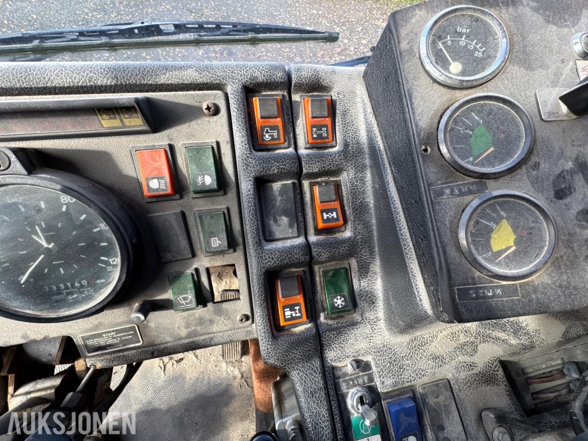 1981 Volvo F12 4X4 beredskapsbil / 33 140 km